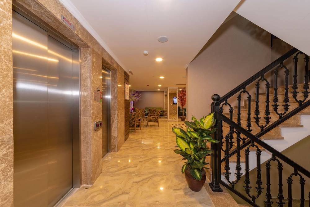 Vision Deluxe Hotel 2