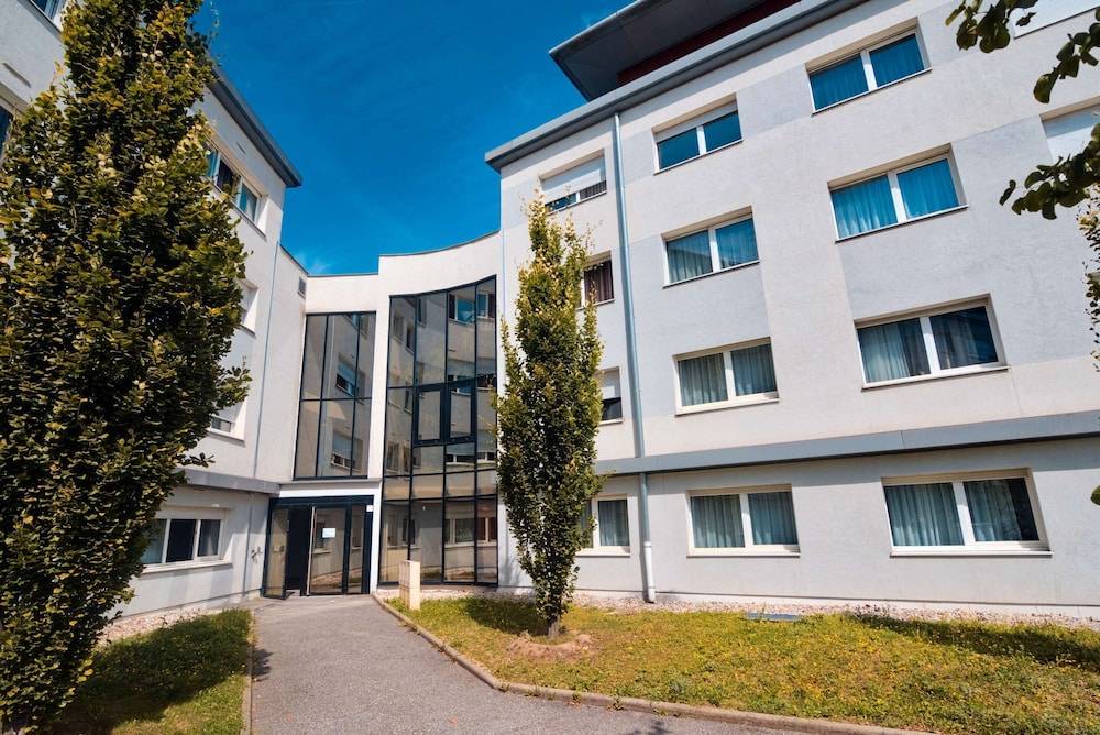 Comfort Aparthotel Les Hauts d'Annecy 1