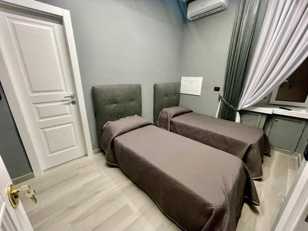 AL BINARIO DI NAPOLI 1