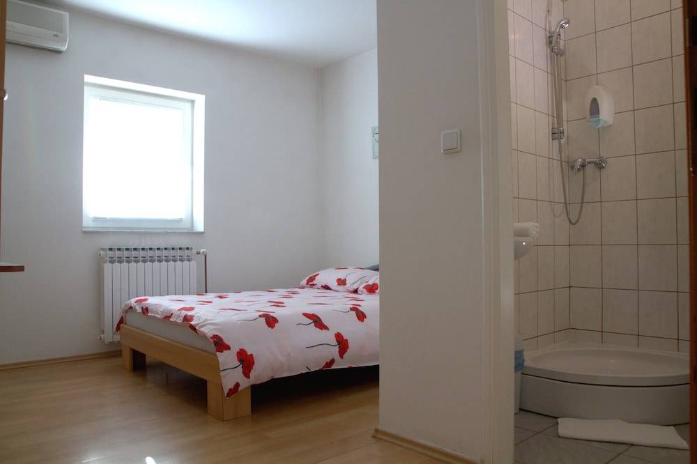Guest House Ivac Inn Zagreb Airport 2