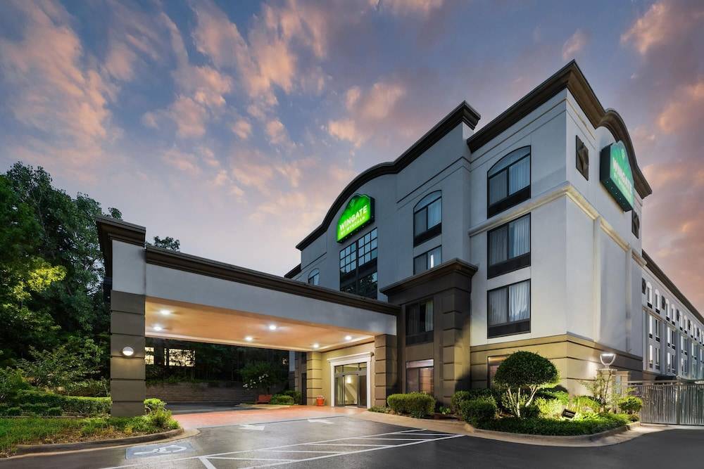 Wingate by Wyndham Little Rock 1