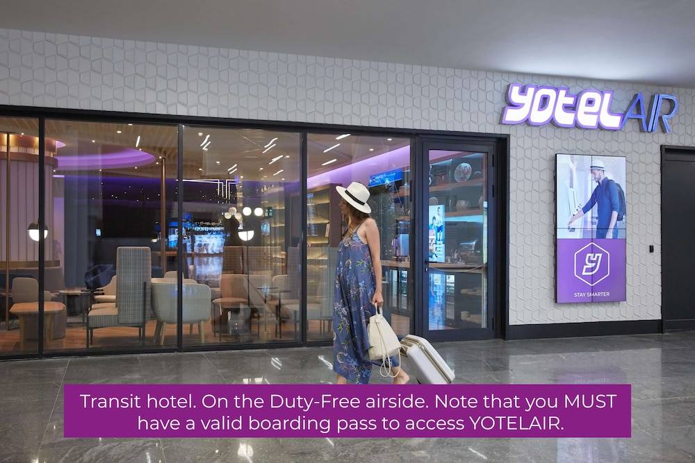 YOTELAIR Istanbul Airport, Duty free - International Transit area 1