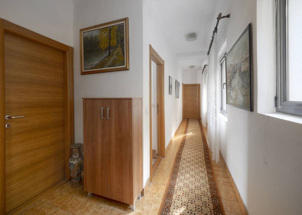 Madra Rooms and Apartments 2