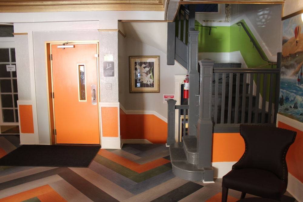 Layne Hotel 2