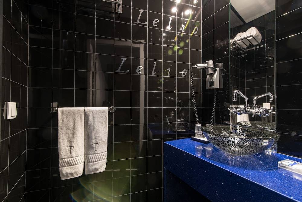 Teatro Boutique Rooms & Suites 2