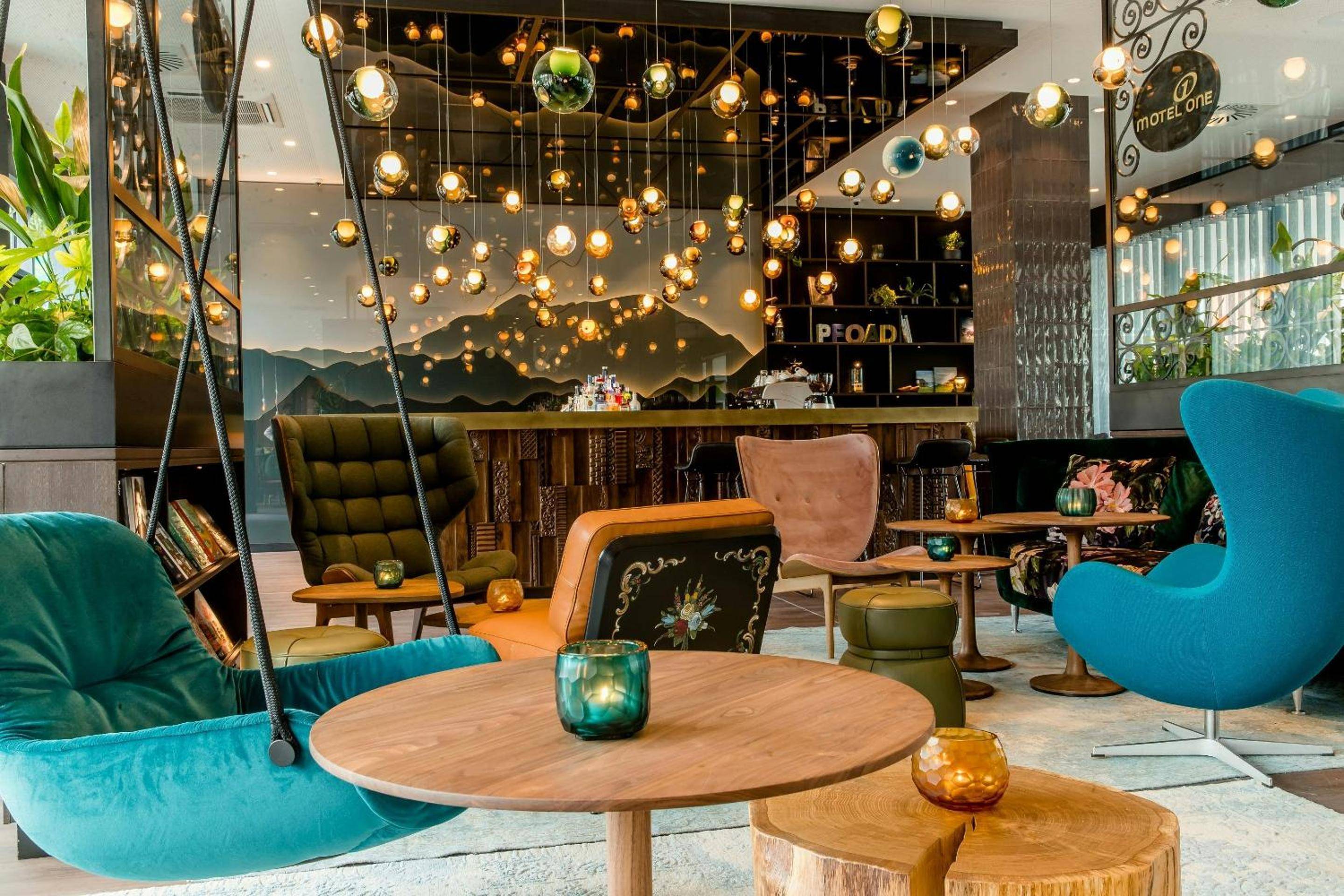 Motel One Salzburg-Süd 1