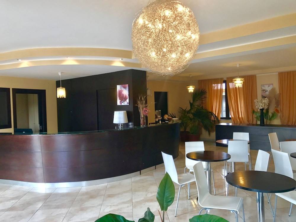 Hotel Park Village 2