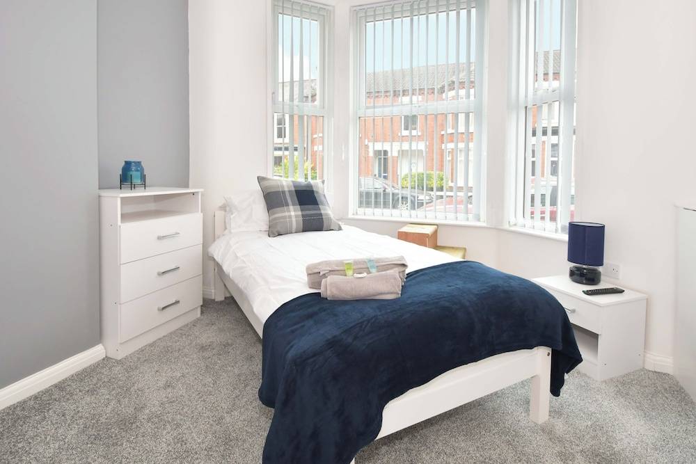 Townhouse @ 86 Brooklyn Street Crewe 1