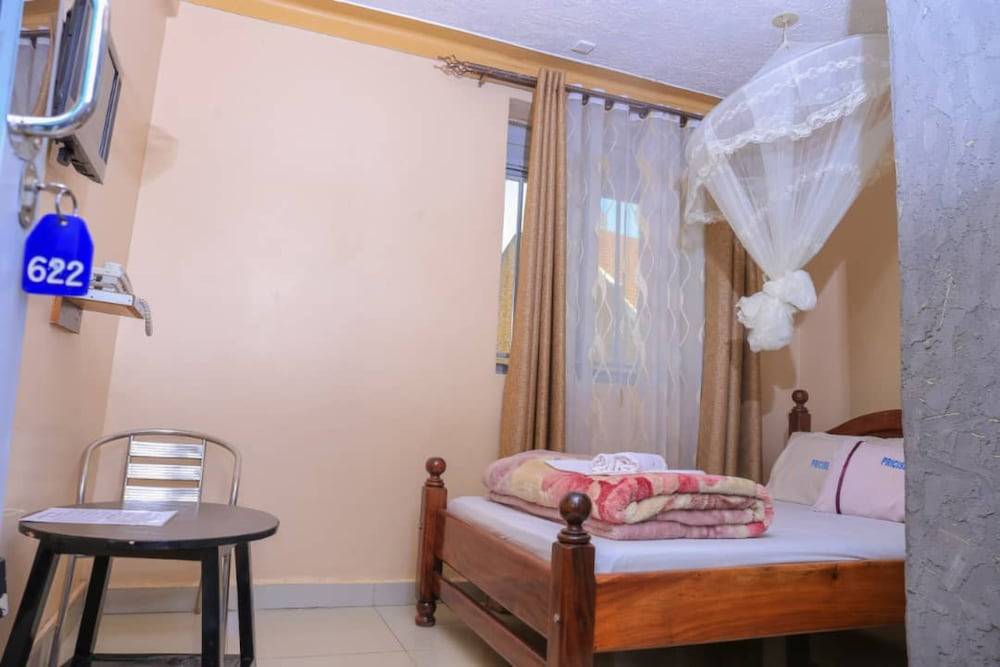 Precise Hotel 1