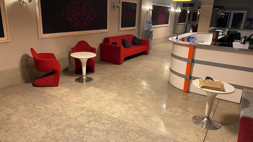 Aderans Hotel 1