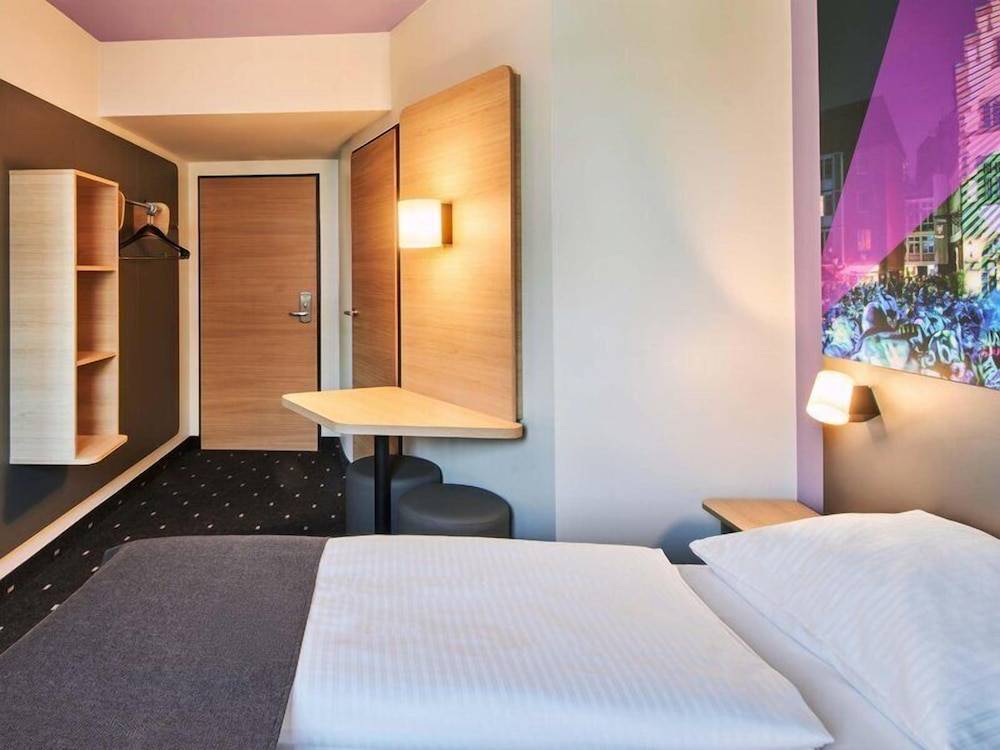 B&B HOTEL Frankfurt-Niederrad 1