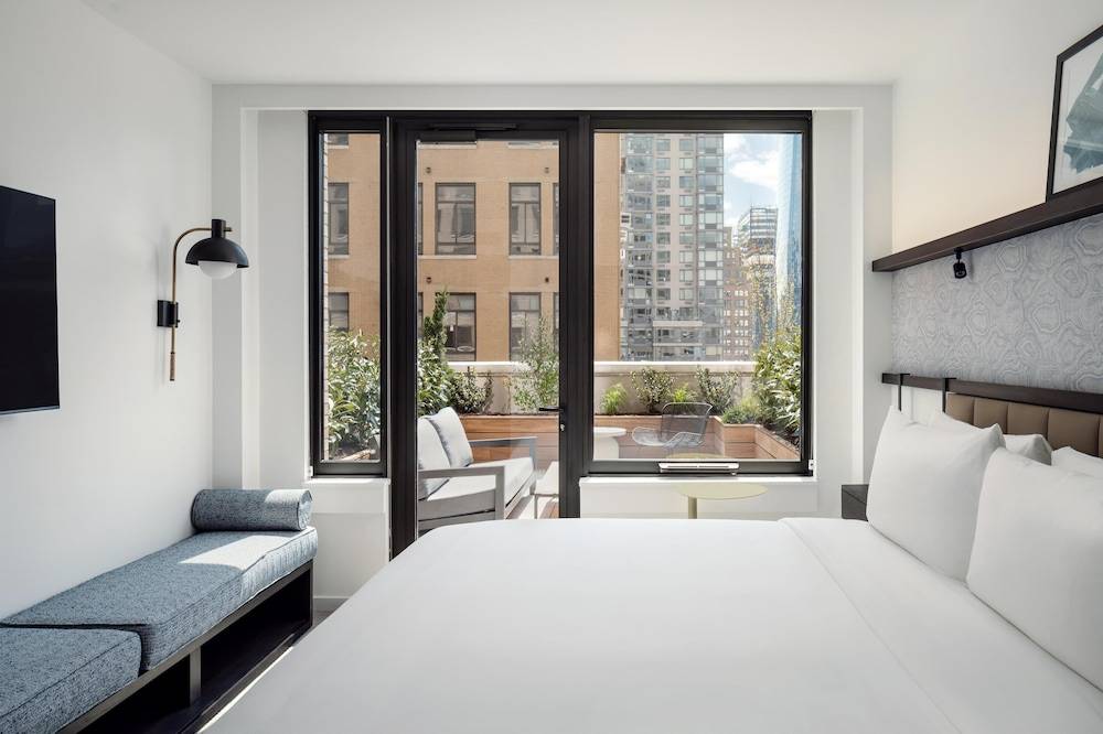 Arlo Midtown 1
