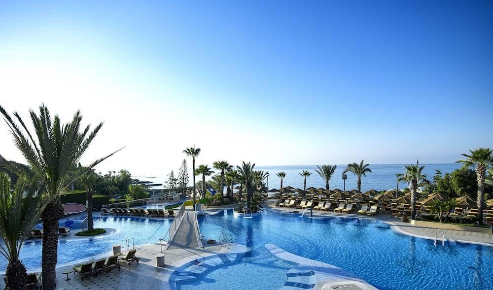 Four Seasons Hotel 1