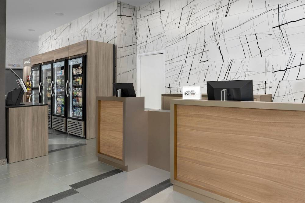 Residence Inn by Marriott New York Queens 2
