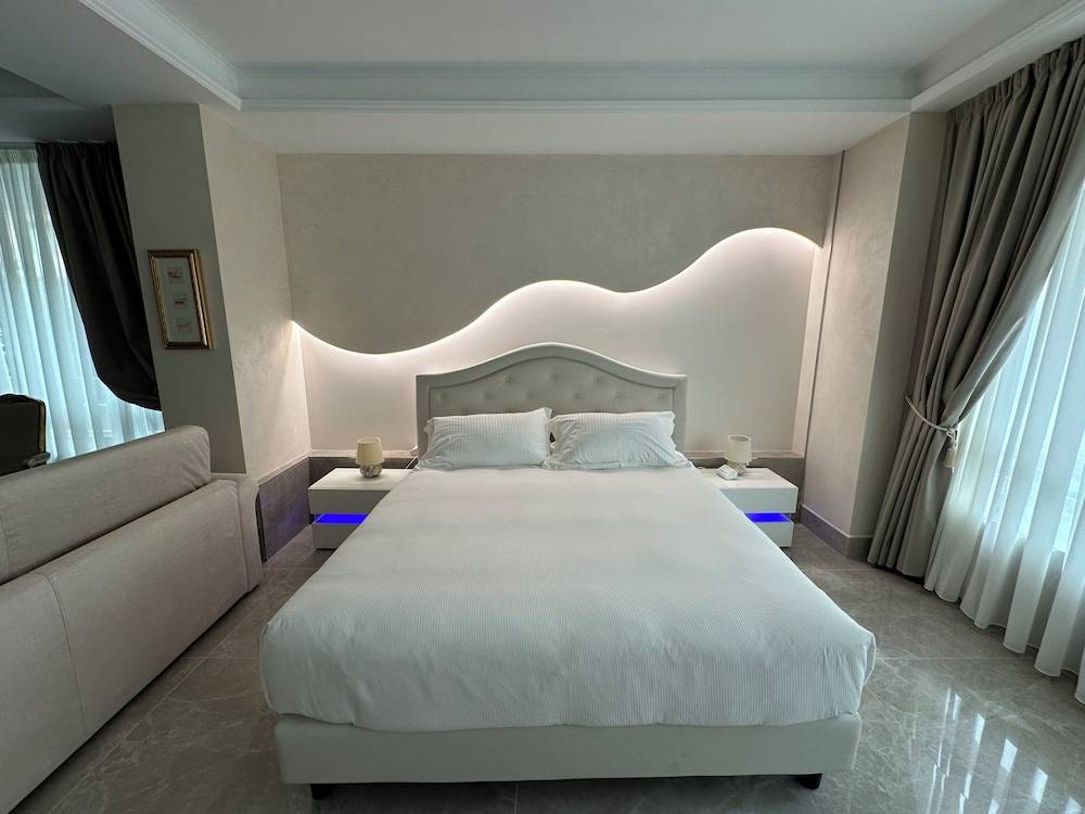 Hypnos - Luxury Suite in Pescara 2