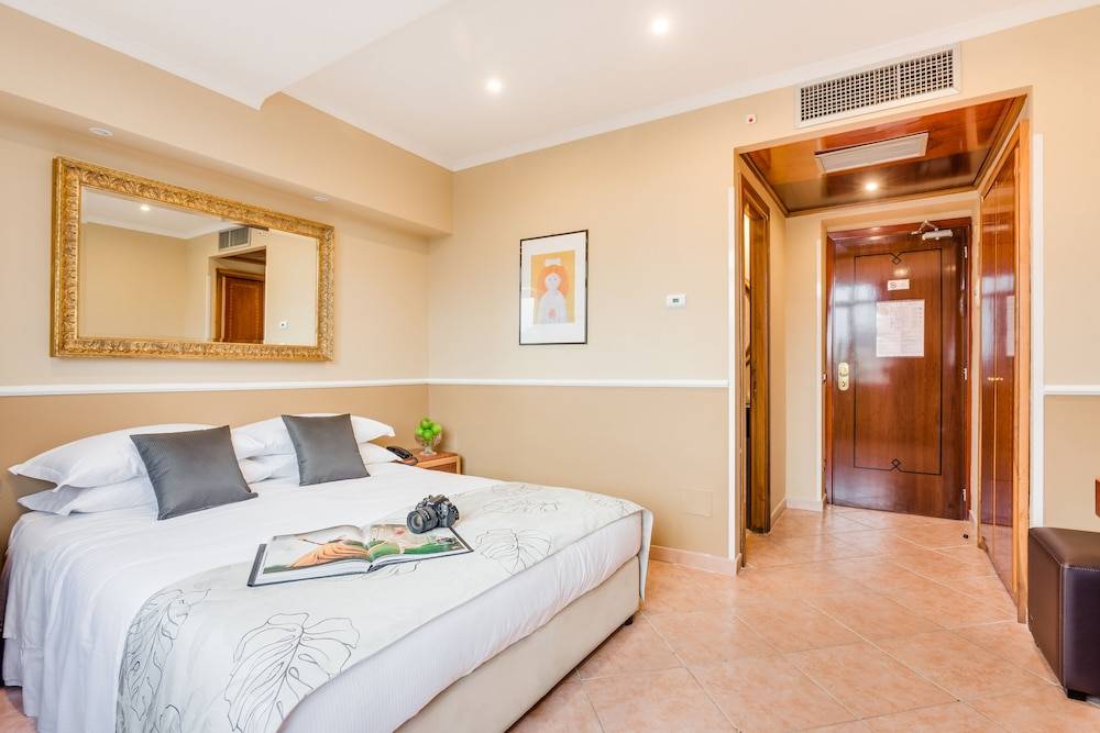 Raeli Hotel Archimede 1