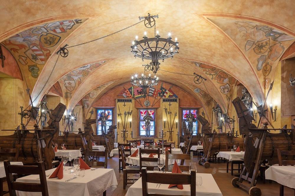 Pytloun Old Armoury Hotel Prague, Stará Zbrojnice 1