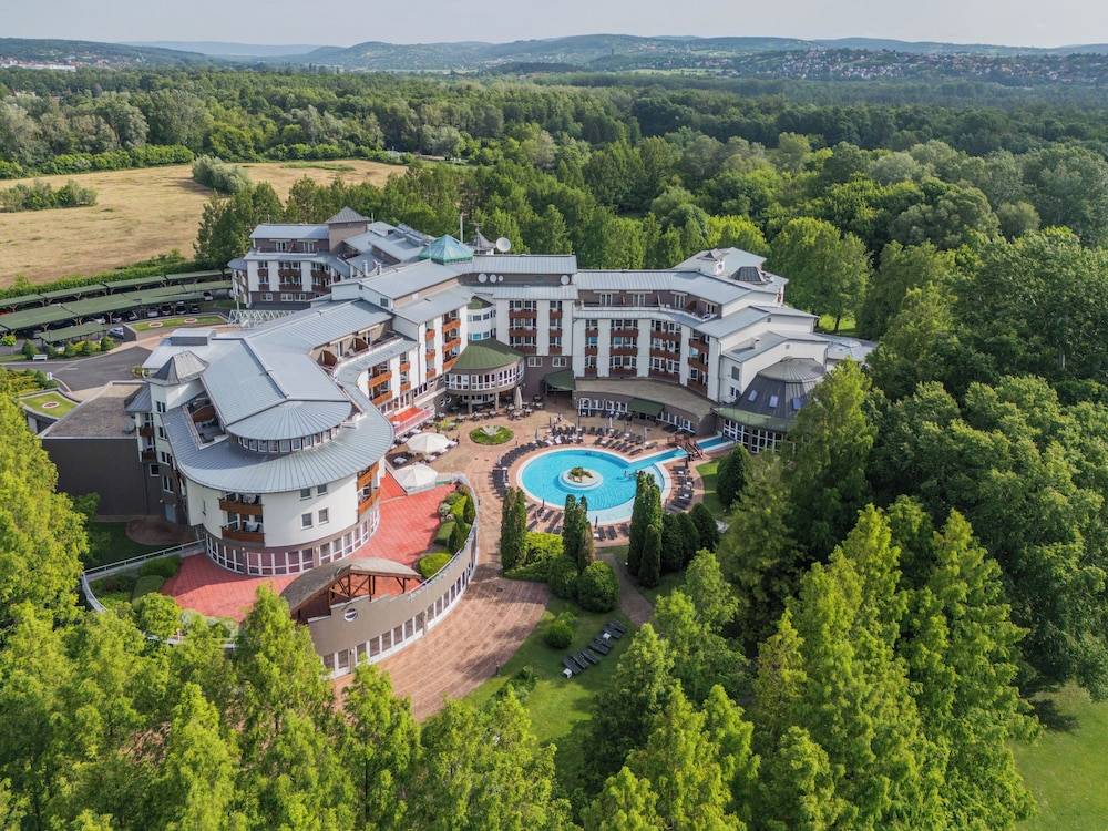 Lotus Therme Hotel & Spa 1