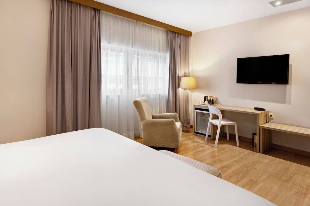 B&B HOTEL Logroño Las Cañas 1