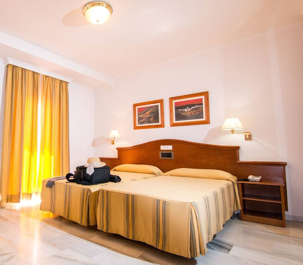 Hotel Abades Loja 1
