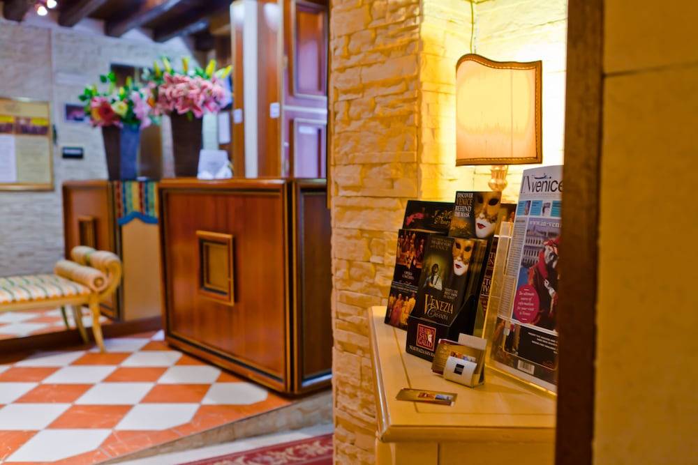 Hotel Henry 2
