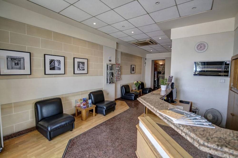 Sliema Chalet Hotel 2