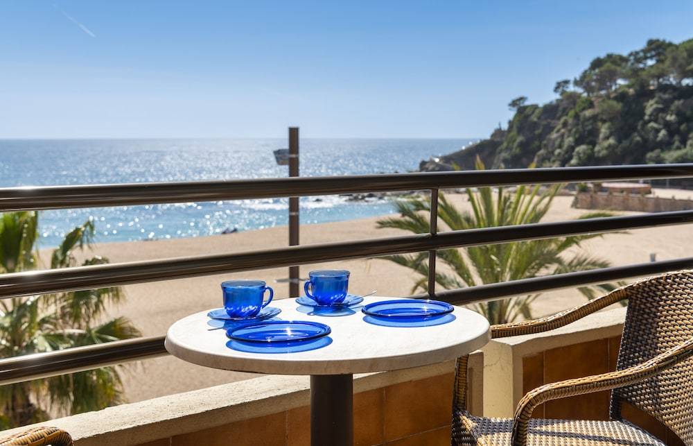 Almirall Apartaments 1