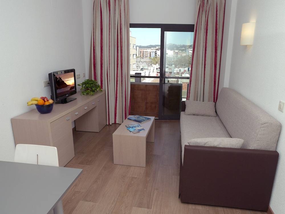 Almirall Apartaments 2
