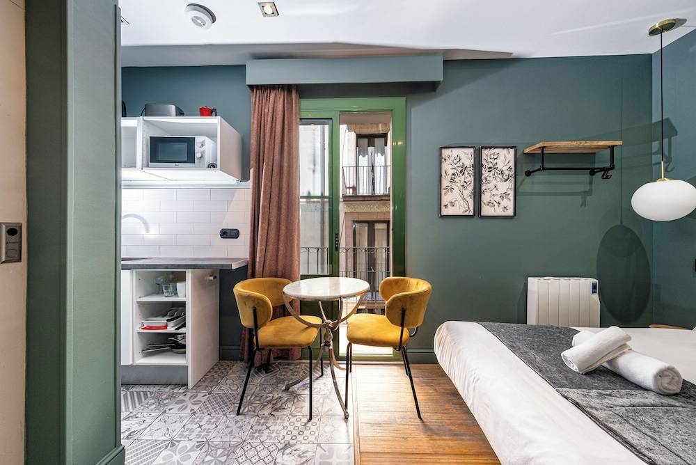 AinB Born-Dames Apartments 1