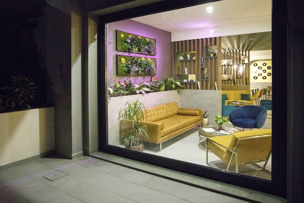 Moody smart & comfy Hotel 1