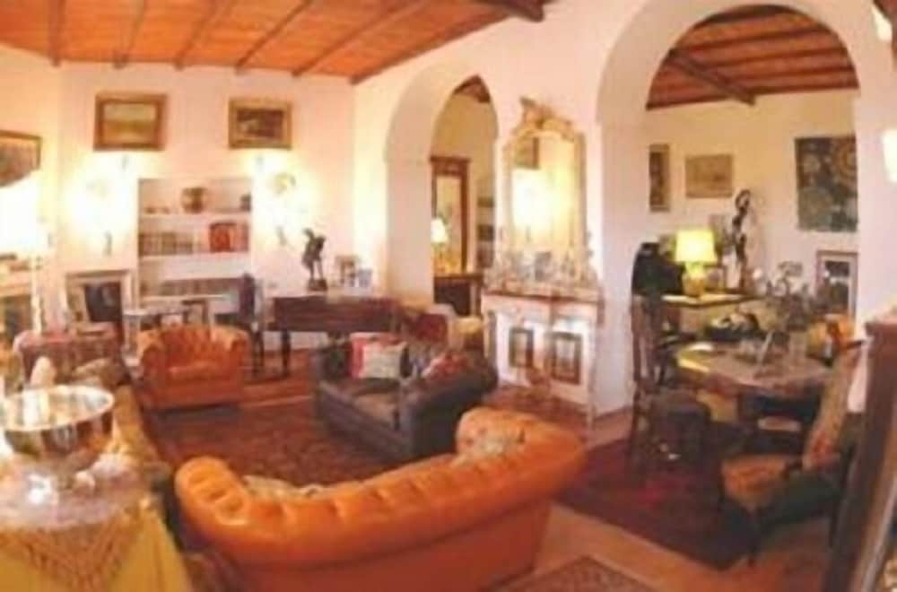 Villa Chiarenza Maison d'Hotes 2