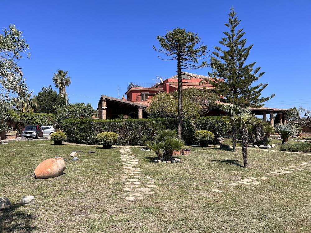 Villa Chiarenza Maison d'Hotes 1