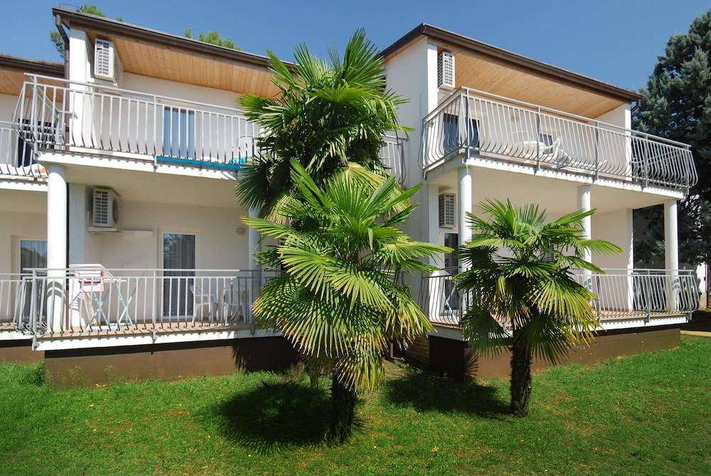 Ai Pini Medulin Resort 1