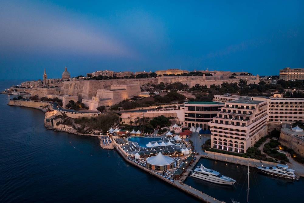 Grand Hotel Excelsior 1