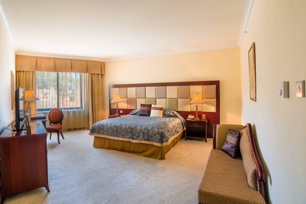 Grand Hotel Excelsior 2