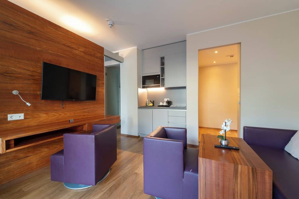 Pakat Suites 1