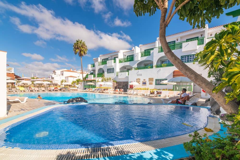 Aparthotel Neptuno Costadeje 1