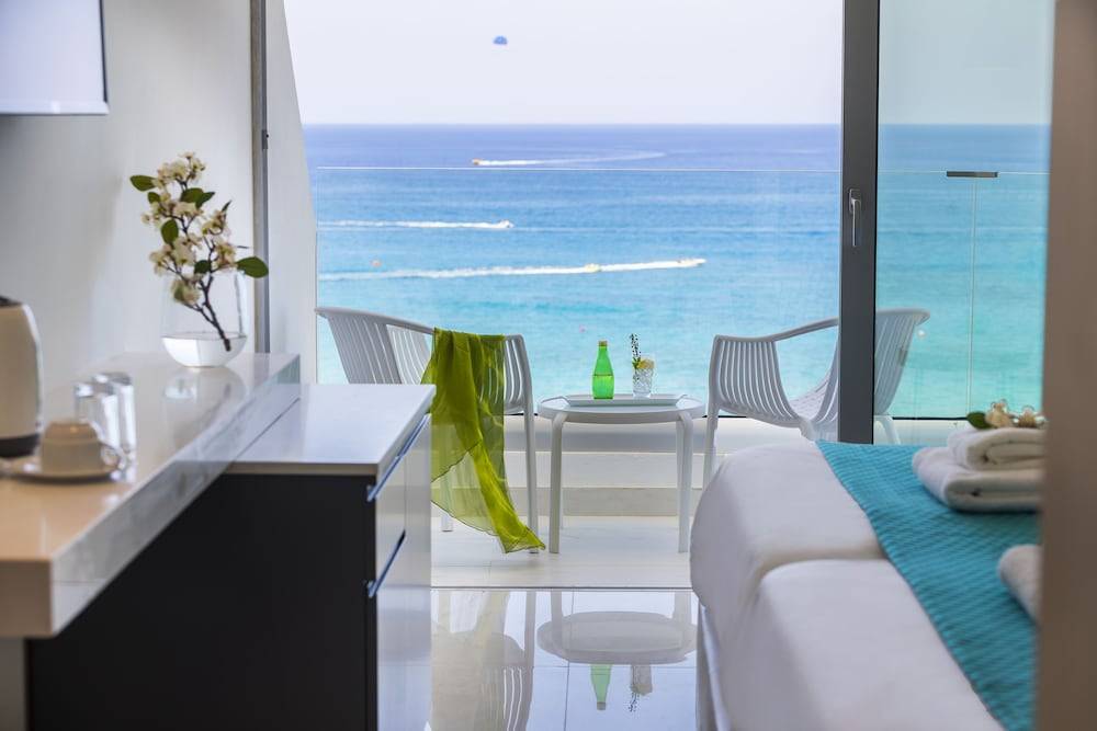 Silver Sands Beach Hotel 1