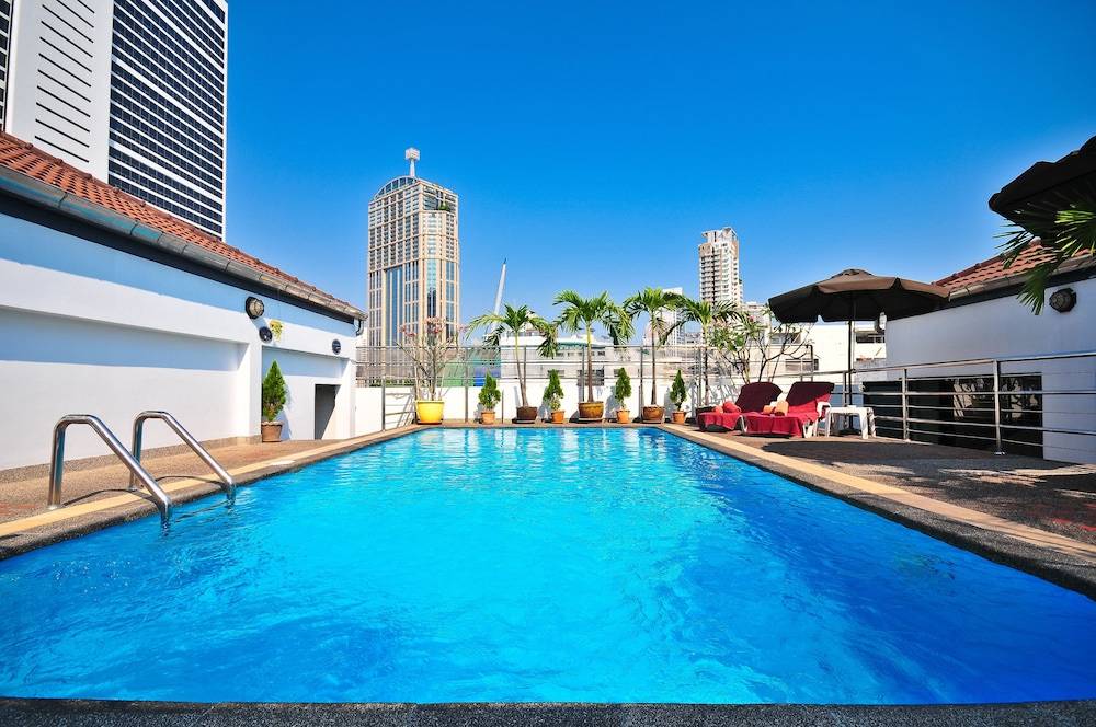 Admiral Suites Bangkok 1