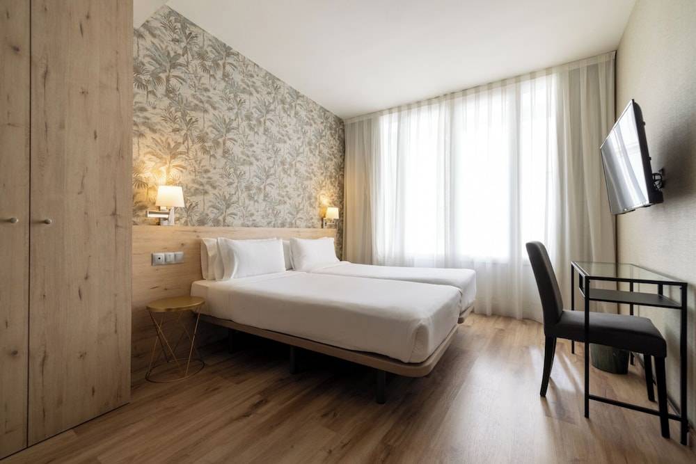 Hotel Avenida Gran Vía 1