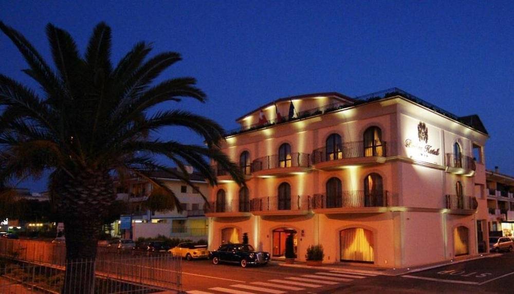 Bram Hotel 1