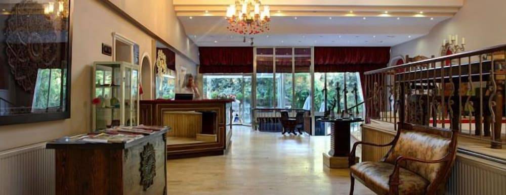 Villa Blanche Hotel SPA & Garden Pool 2