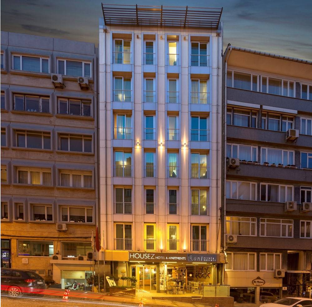 Housez Suites & Apartments Special Class 2