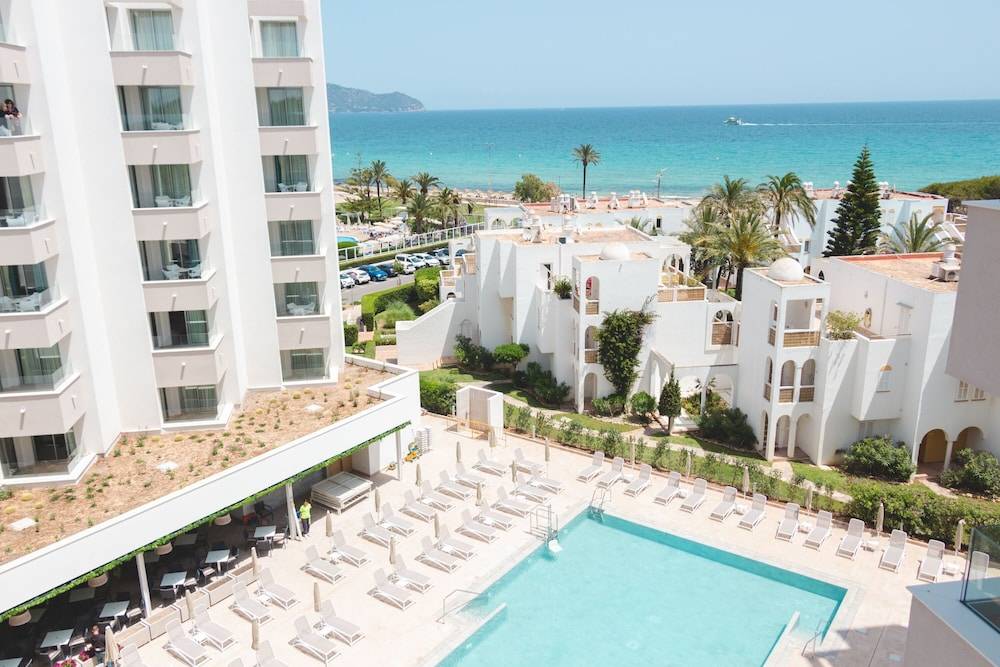 Hipotels Bahía Grande Aparthotel 1