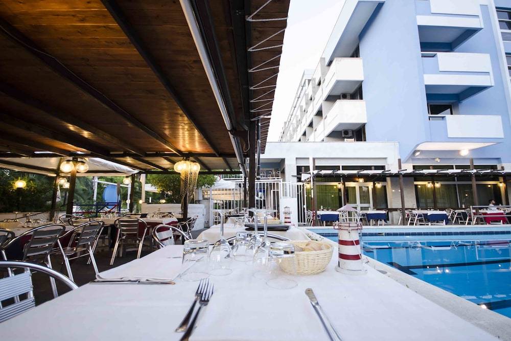 Grand Hotel Helios 1