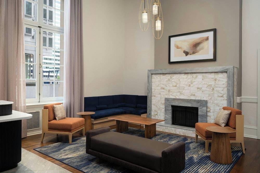 Courtyard by Marriott Philadelphia Downtown 2