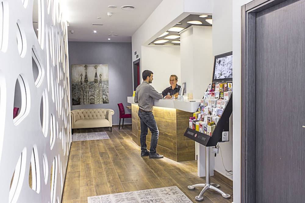 Apart-Suites Hostemplo 2