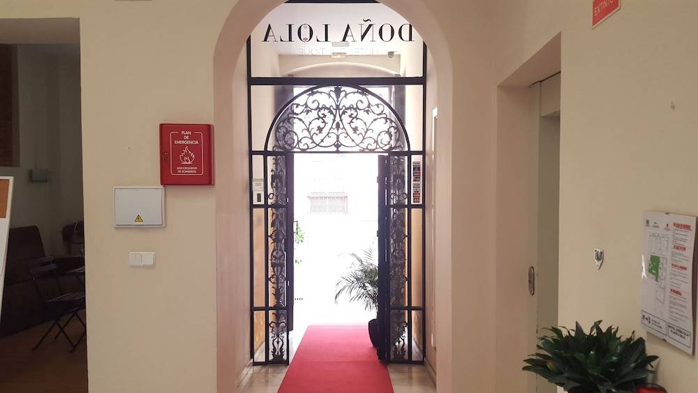 Hotel y Apartamentos Doña Lola 2