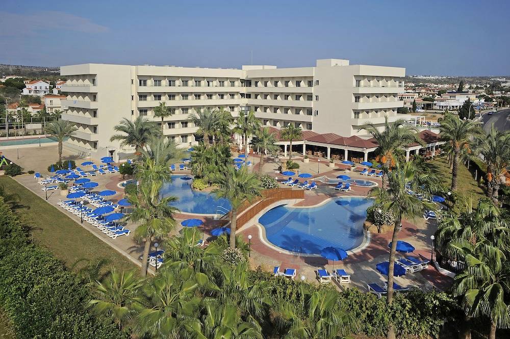 Nissiana Hotel & Bungalows 1