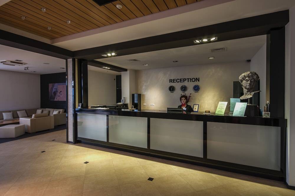 Saint George Palace Aparthotel 2